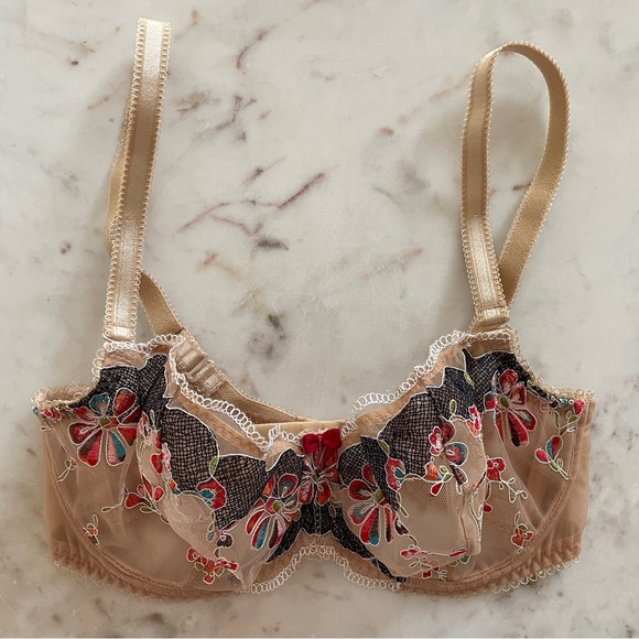 Sawren Intimates | European Lace Lingerie Set, Size 32E Top & Size Small Bottoms - Picture 4 of 15